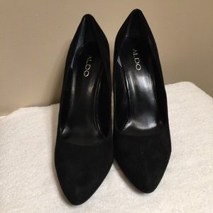 ALDO Women’s Black Sudes.